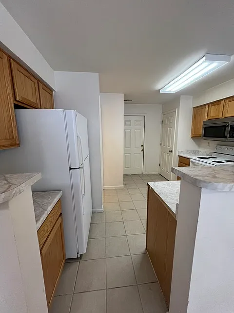 2 bed, 2.5 bath, 1308 sqft, $2,225 — Photo 4