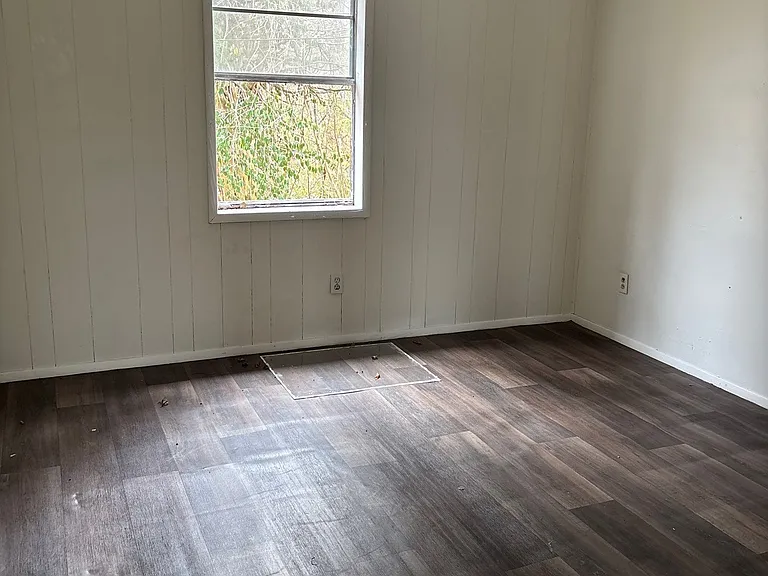 1029 N McLemore Ave #1029 — Photo 3