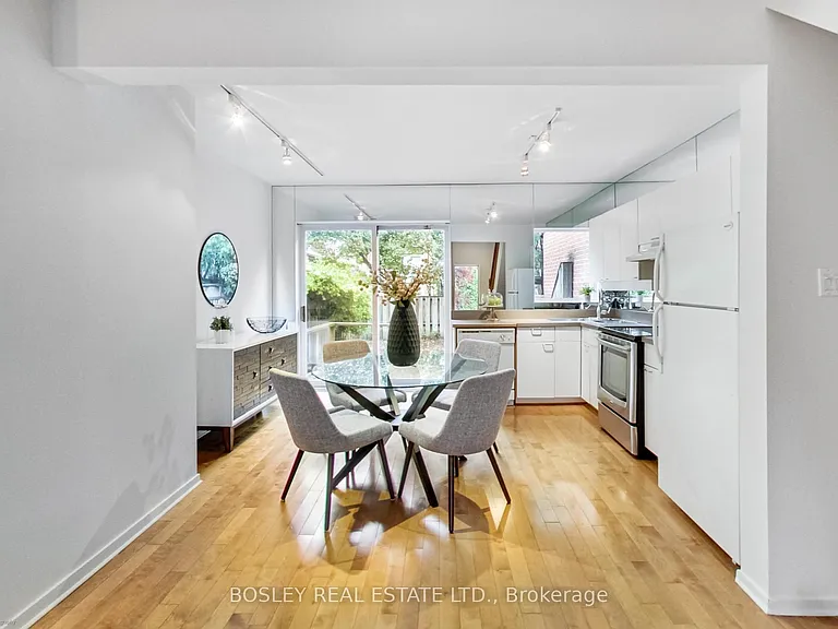 140 Helendale Ave — Photo 10