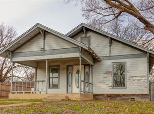 108 W Flake St, Pilot Point, TX 76258