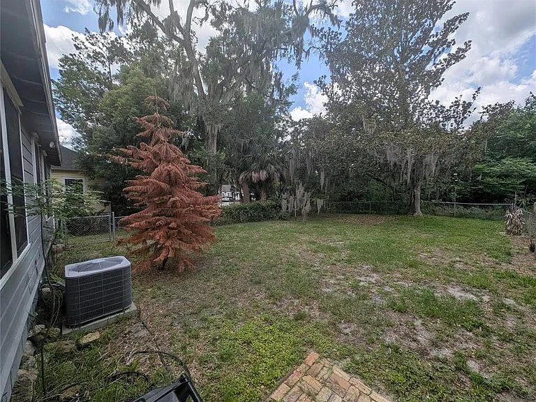 234 SW 3rd St — Photo 20