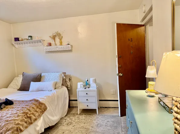 50 Parkman St #B-3, Brookline, MA 02446