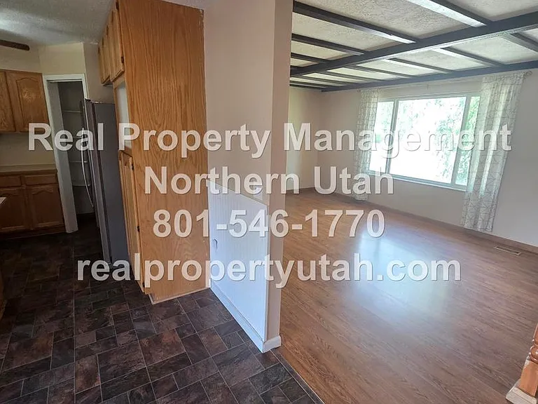 651 W 1060 N — Photo 17