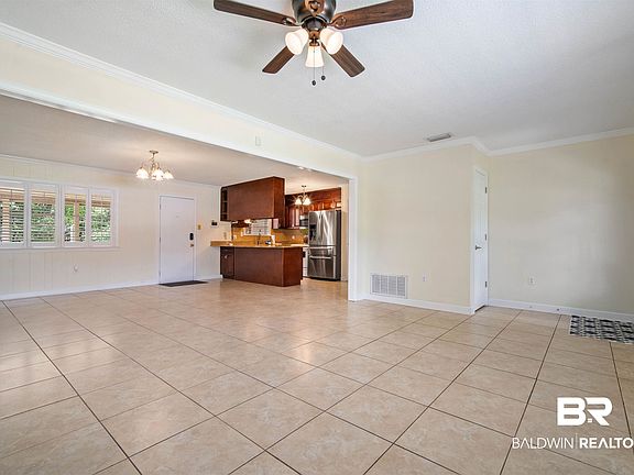 4th image of 1325 Pawnee Cir