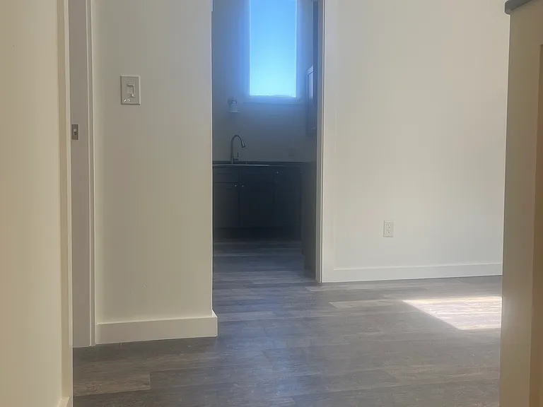 121 Park St #4 — Photo 9