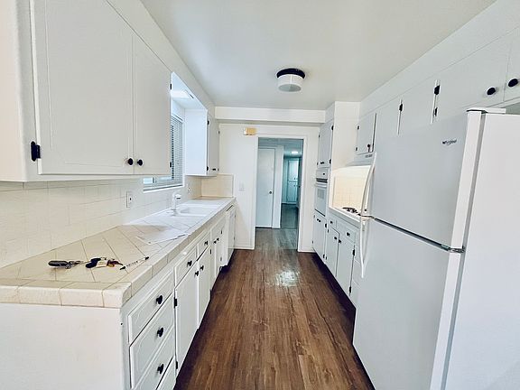 5th image of 7041 Westmoreland Way