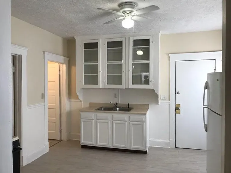 1605 Lakewood Ave #1 — Photo 3