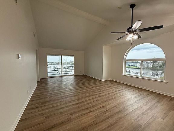 4th image of 1244 Harbor Dr Unit 311