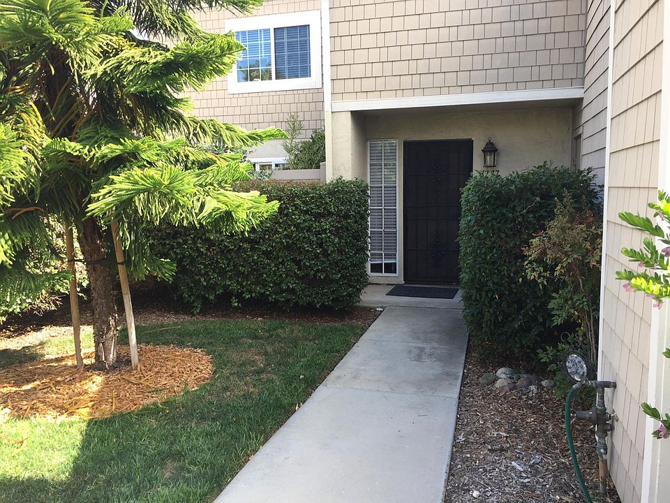 Private front entrance 
