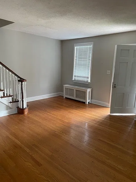 3 bed, 1900 sqft, $2,550 — Photo 4