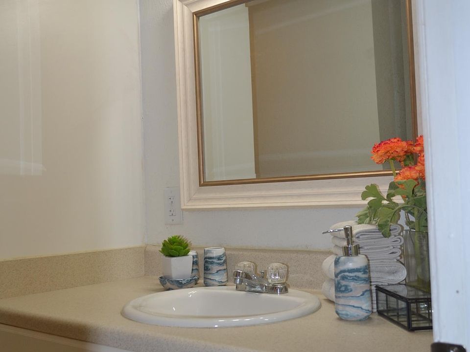 1st image of 518 Orange Dr APT 22