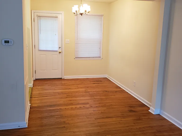 310 Newton St — Photo 4