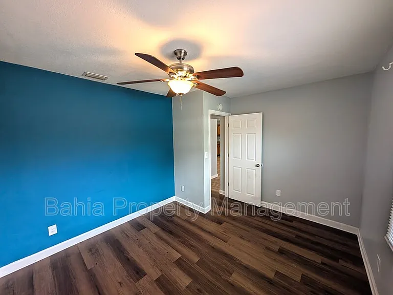 1510 E Shadowlawn Ave — Photo 12