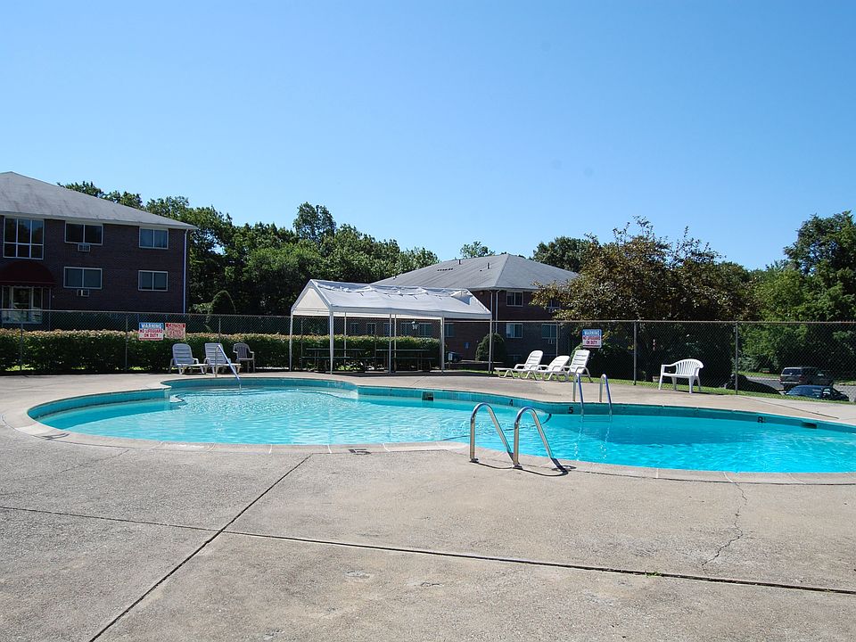 2nd image of 17 E Meadow Ln APT 74