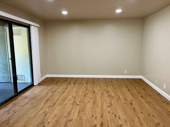 3rd image of 1721 Coronado Ave APT 303