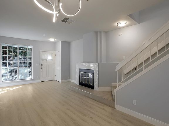 2nd image of 975 Belmont Ter Unit 9