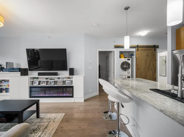 110 Brew St #205, Pt Moody, BC V3H 0E4