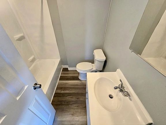3rd image of 28 Christie St #1A