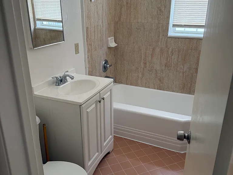 848 Centinela Ave #2 — Photo 10
