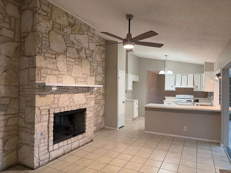14123 Oak Ct