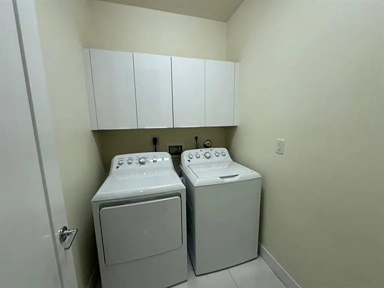 6361 NW 103rd Psge #Townhouse 6361 — Photo 38
