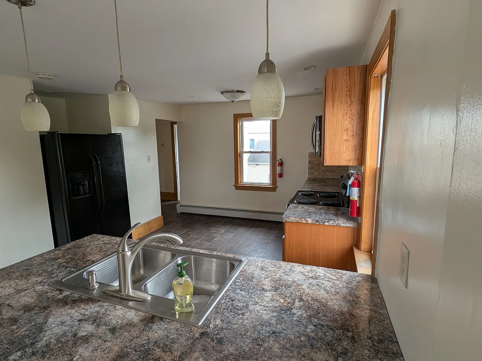 1 bed, 600 sqft, $1,400 — Photo 4