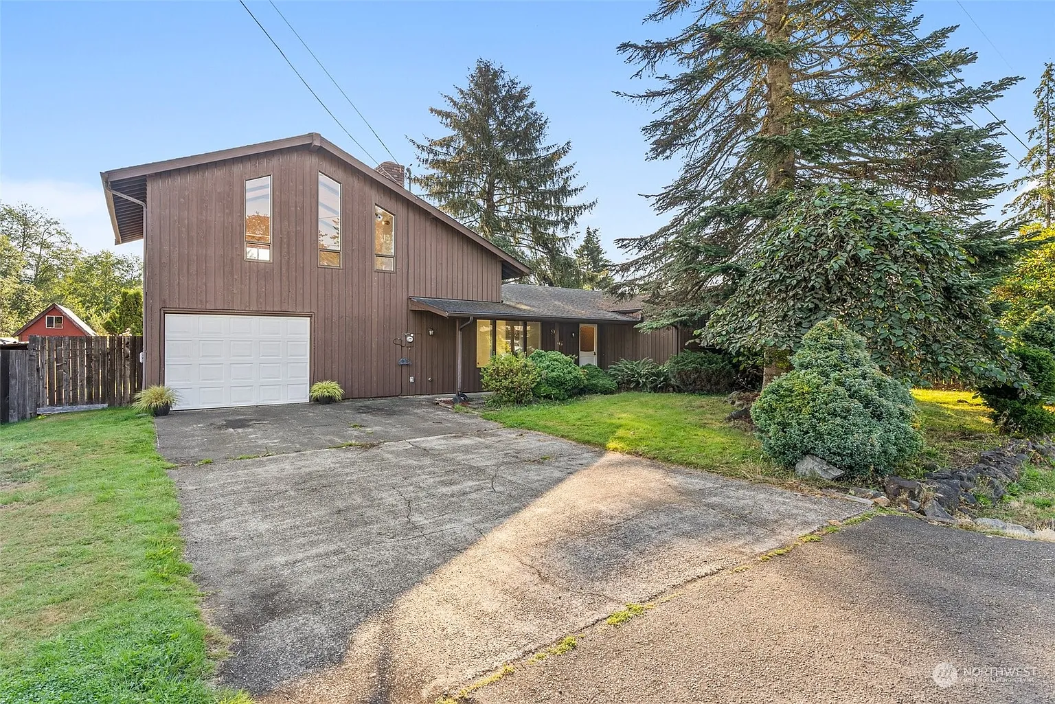 906 Joann Way photo 1