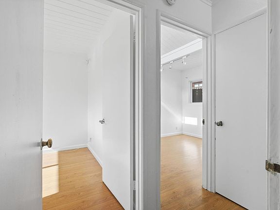 5th image of 2350-2352 Sacramento St