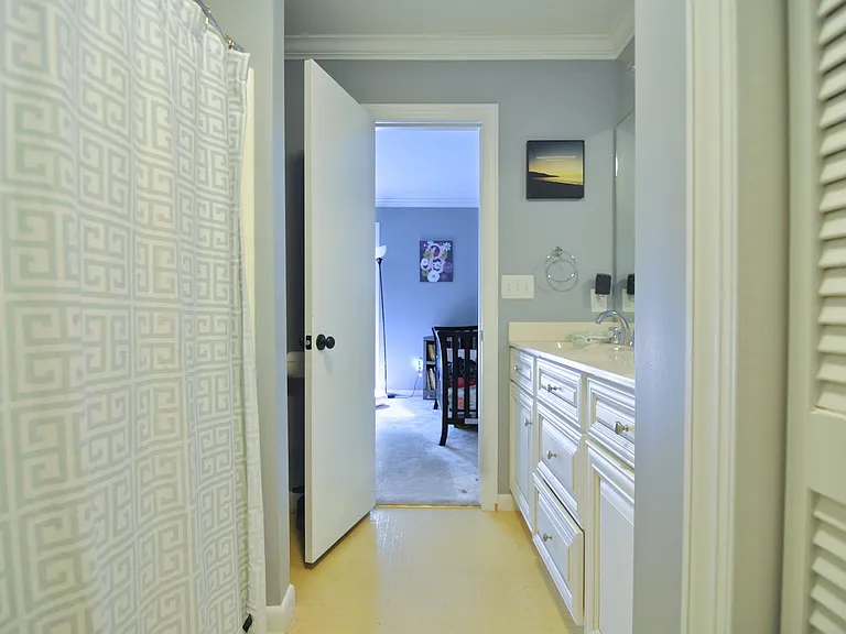 3707 Heathrow Dr — Photo 7