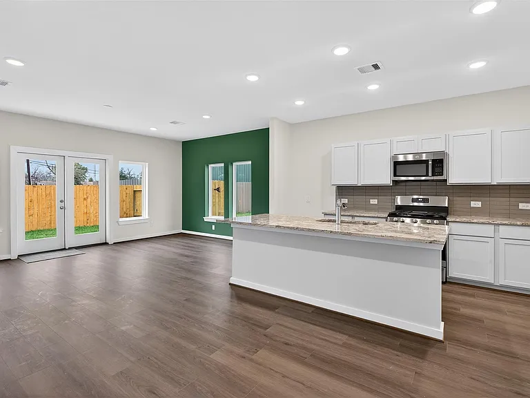 9113 Highland Northern Way — Photo 10