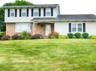 4359 Vista Dr, Nazareth, PA 18064