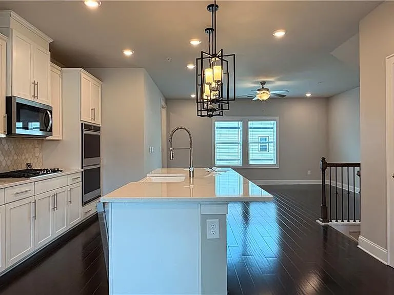 1012 Knoxboro Ln — Photo 9