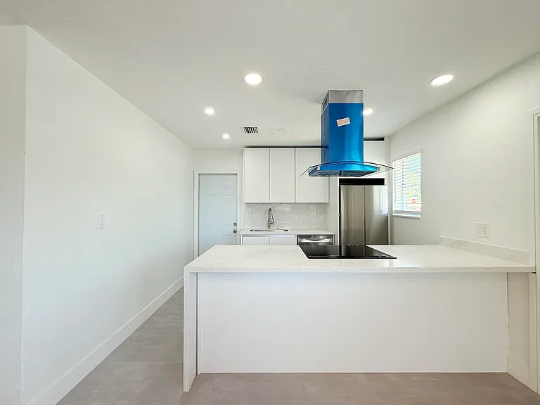 2611 NW 21st St — Photo 5