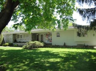70 7th St, Prairie Du Sac, WI 53578