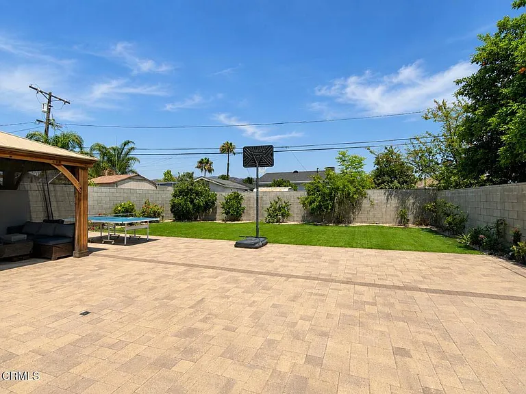 7330 Satsuma Ave — Photo 24