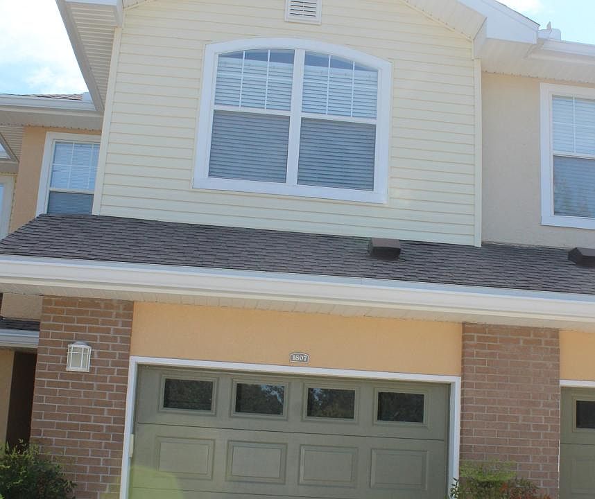 Attached Garage