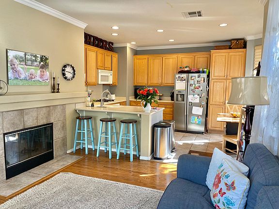 2nd image of 204 Mako Ln