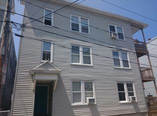 7 Raven St, Dorchester, MA 02125