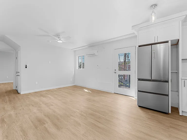 3212 Hamilton Way #10 — Photo 7