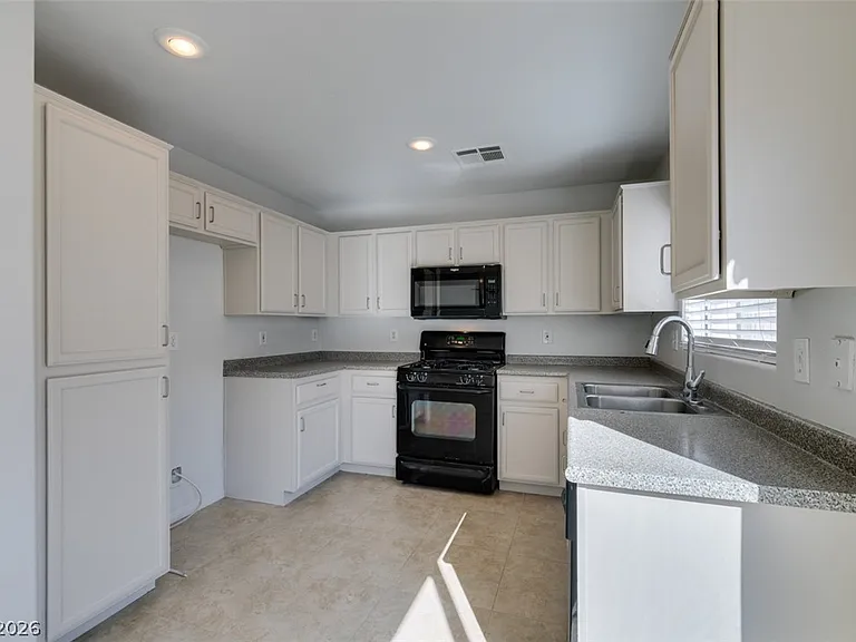 868 Blue Rosalie Pl — Photo 17