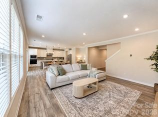 5132 Glenwalk Dr, Charlotte, NC 28269