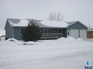 525 Valley View Ave, Baltic, SD 57003