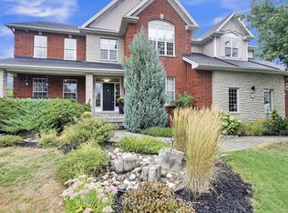 13 Beechgrove Gdns, Ottawa, ON K2S1W5
