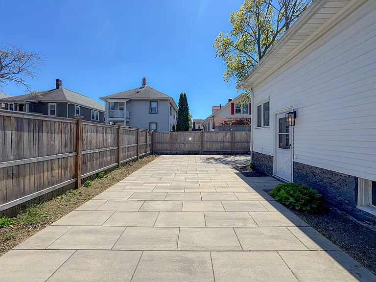 271 Atlantic St — Photo 18