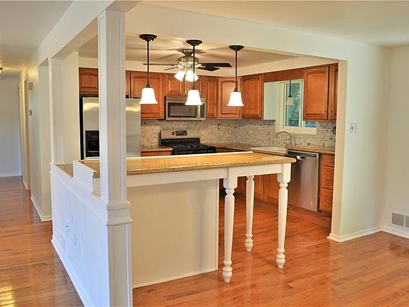4th image of 7120 Dumbarton Pl