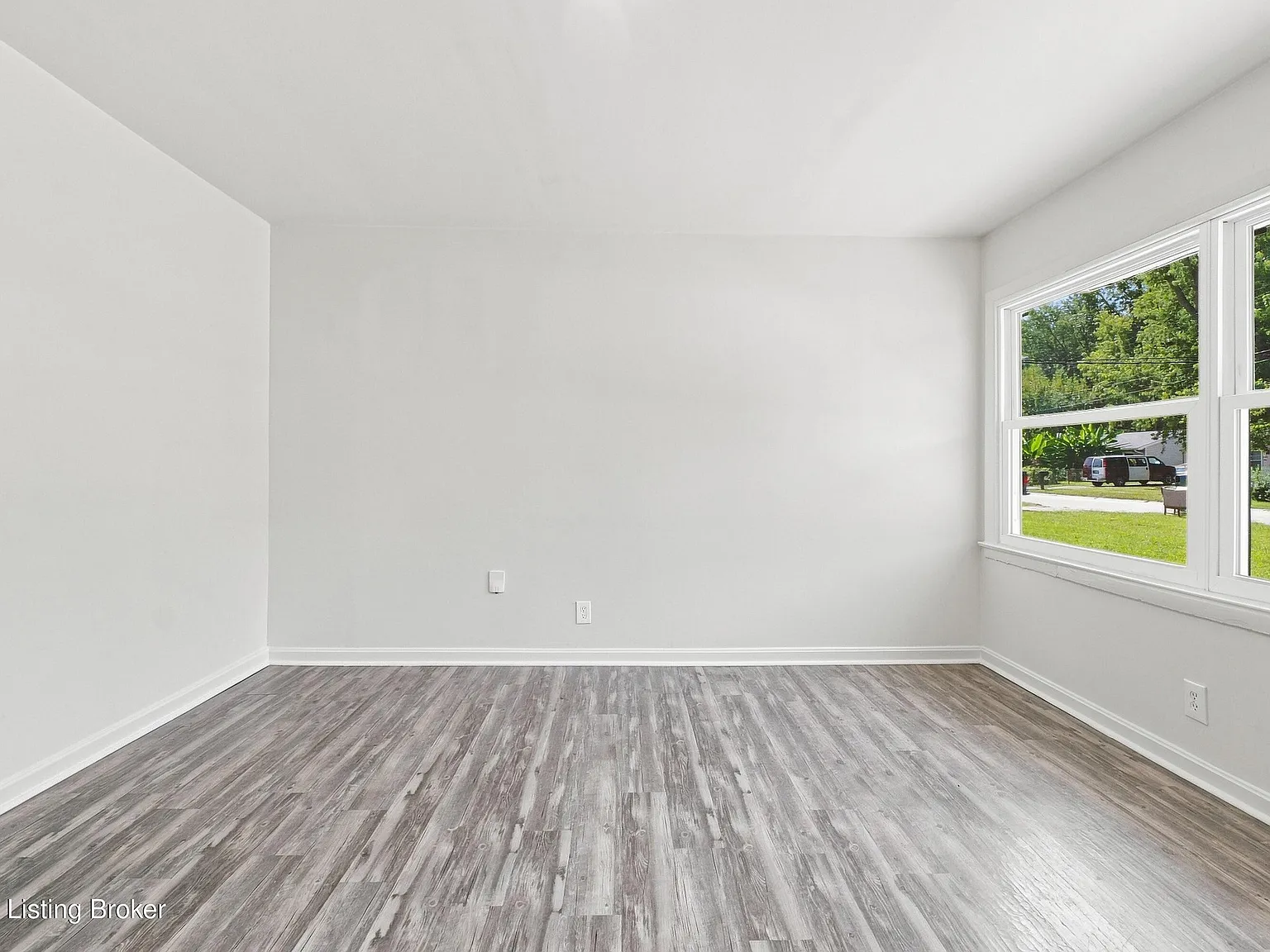3 bed, 1.0 bath, 840 sqft, $1,350 — Photo 4