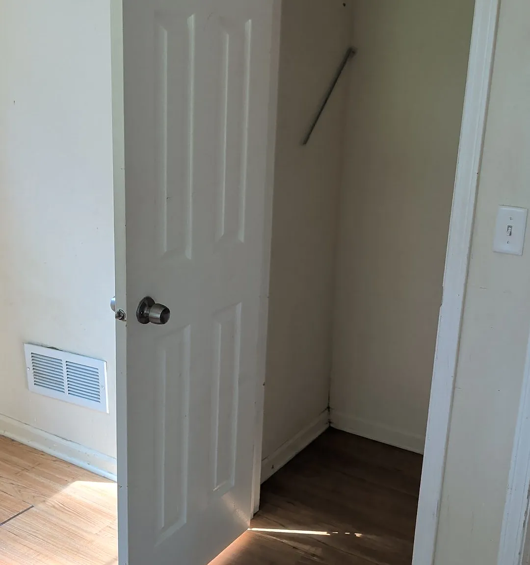 3 bed, 1383 sqft, $2,295 — Photo 3