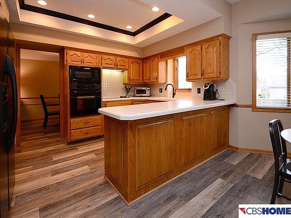 2nd image of 422 S 160th St