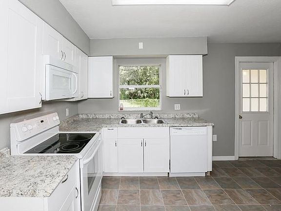 4th image of 6407 N Packwood Ave