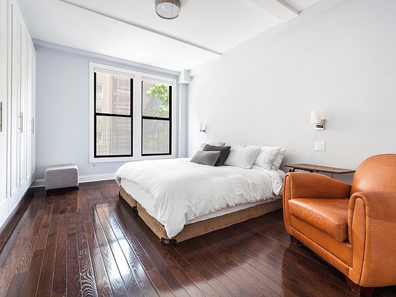 5th image of 114 W 70th St APT 4B